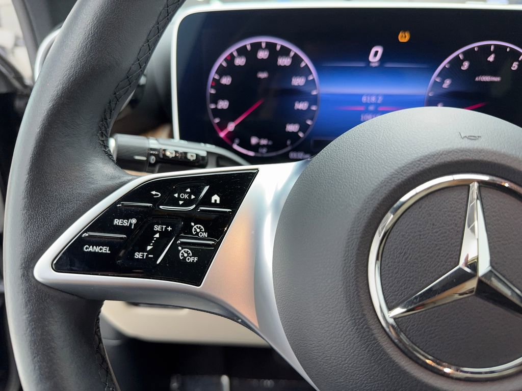 Used 2024 Mercedes-Benz GLC 300 image 30