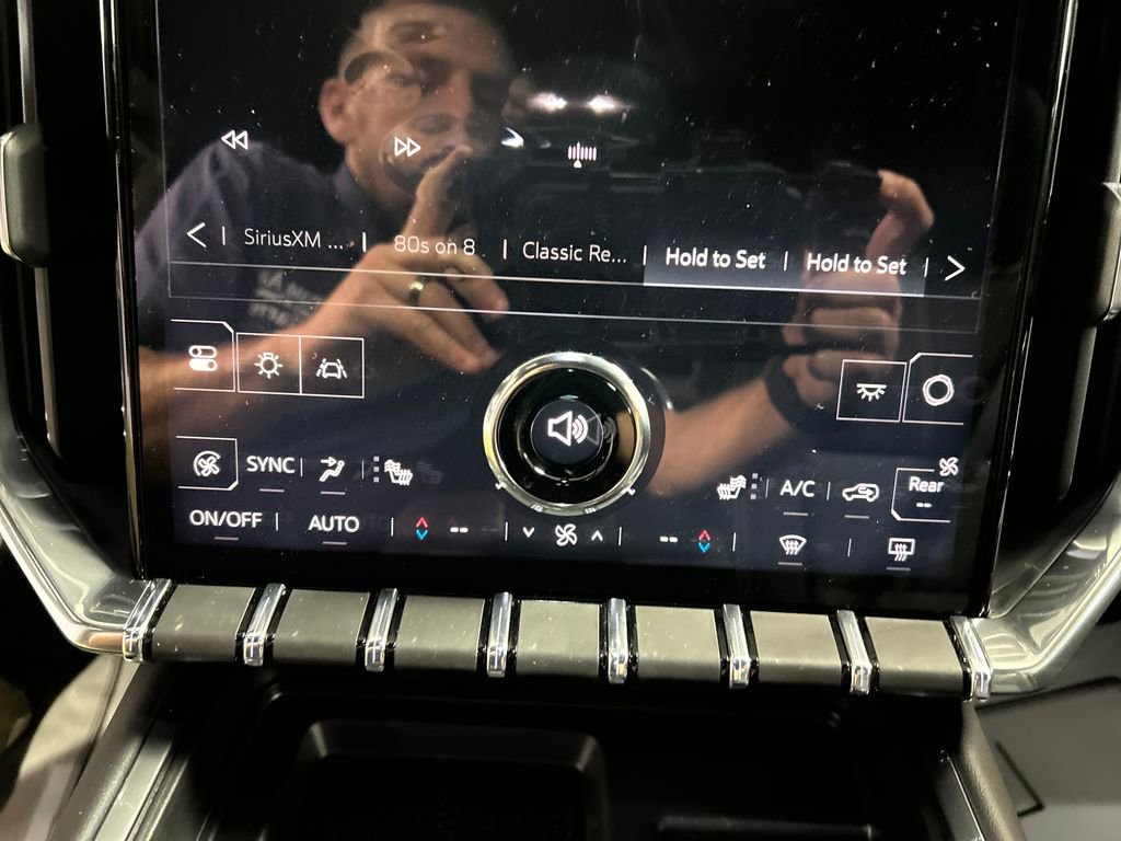 Used 2025 GMC Acadia Elevation image 19