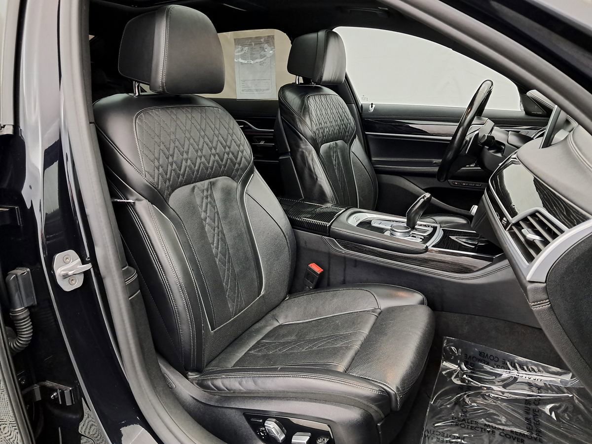 Used 2019 BMW 750i xDrive w/ M Sport Package AWD/4WD image 46
