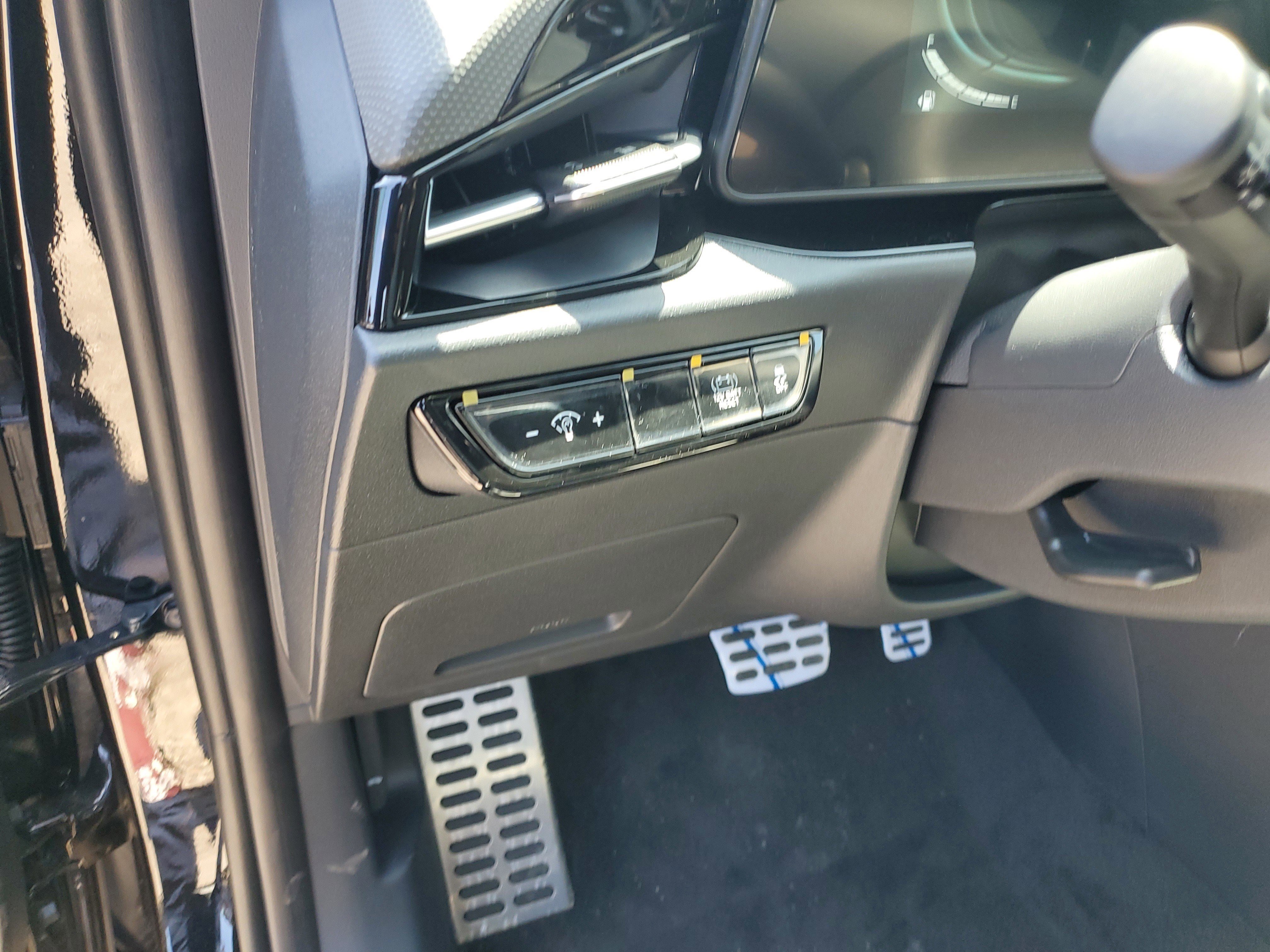 New 2025 Kia Niro EX Touring image 16