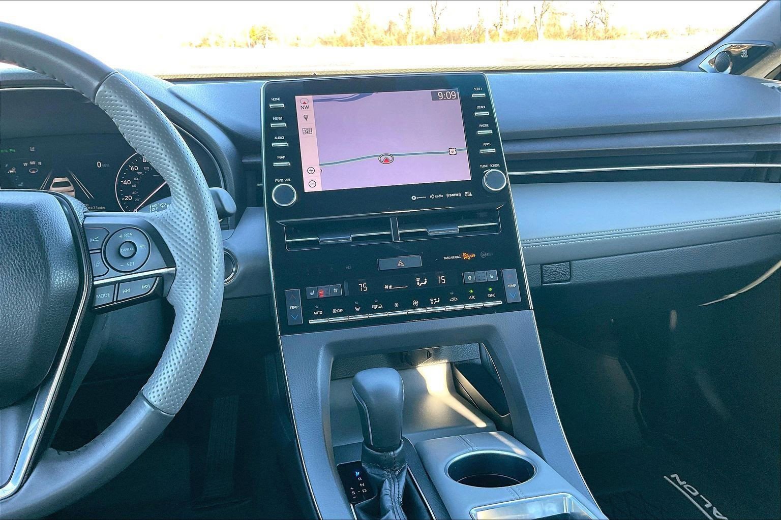 Used 2019 Toyota Avalon Limited w/ Advanced Safety Package image 6