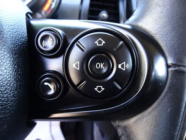 Used 2019 MINI Cooper 4-Door Hardtop w/ Signature Upholstery Package image 23