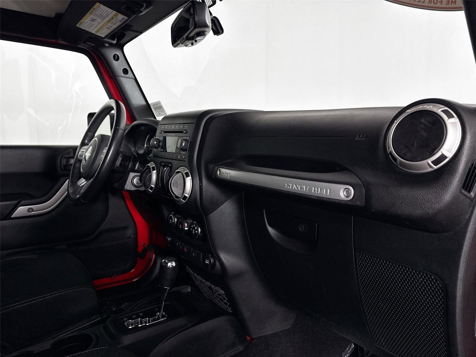 Used 2017 Jeep Wrangler Sahara w/ Connectivity Group image 35