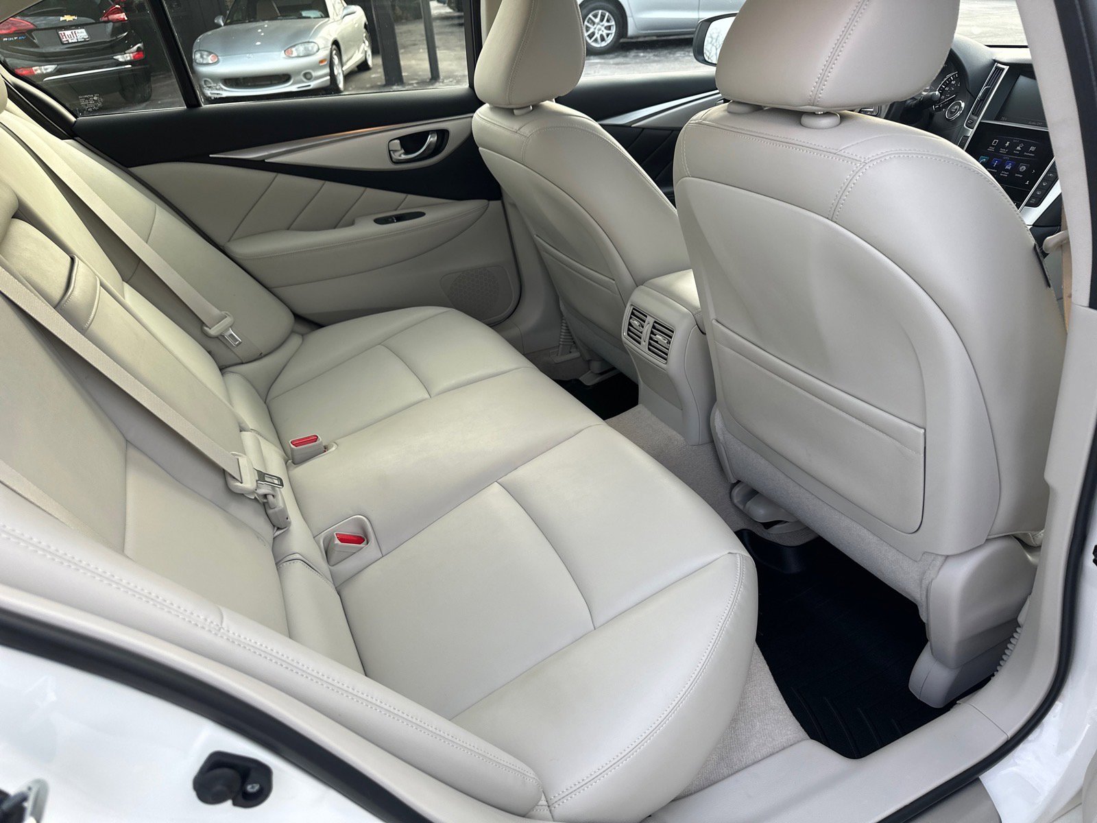 Used 2019 INFINITI Q50 Luxe w/ Essential Package (3.0T Luxe) image 21