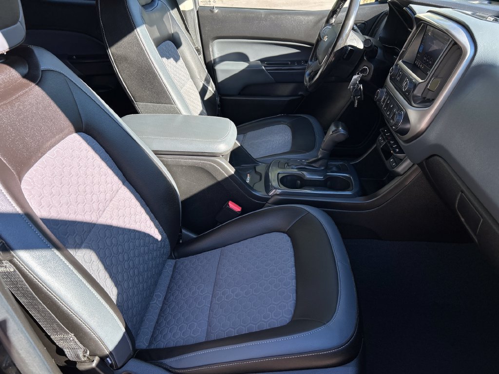 Used 2019 Chevrolet Colorado Z71 w/ Z71 Midnight Edition AWD/4WD image 14