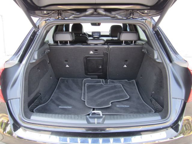 Used 2020 Mercedes-Benz GLA 250 w/ Premium Package image 28