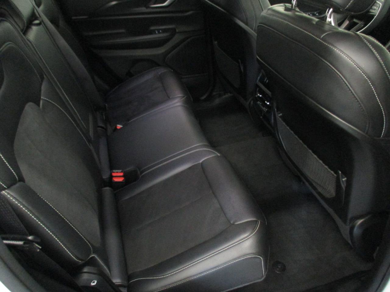 Used 2023 Jeep Grand Cherokee Altitude AWD/4WD image 11