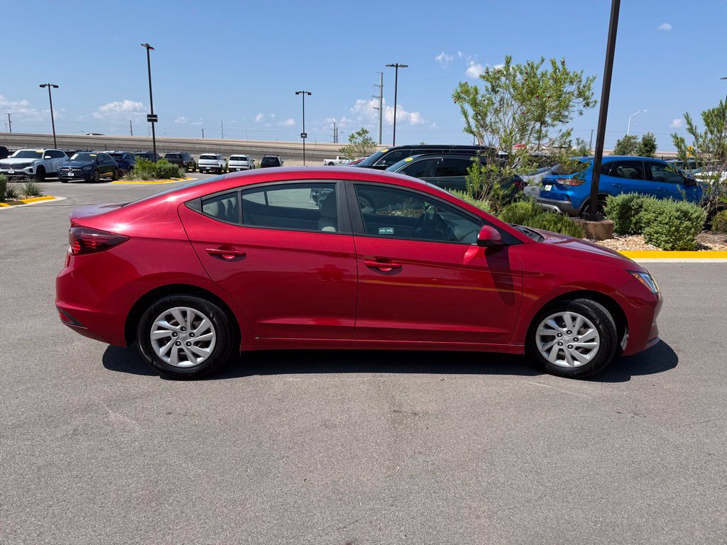 Used 2019 Hyundai Elantra SE FWD image 4