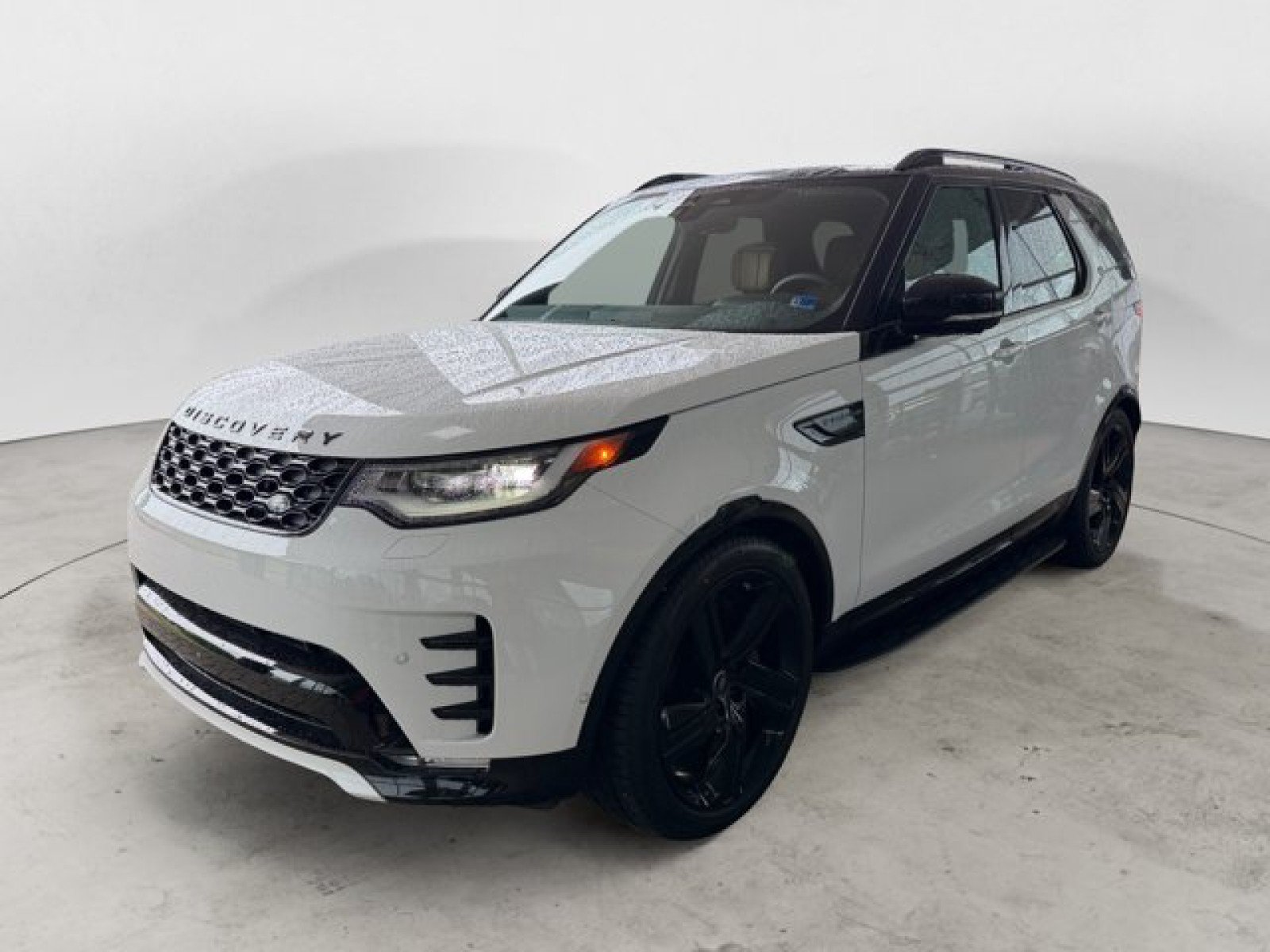 Certified 2025 Land Rover Discovery Dynamic SE