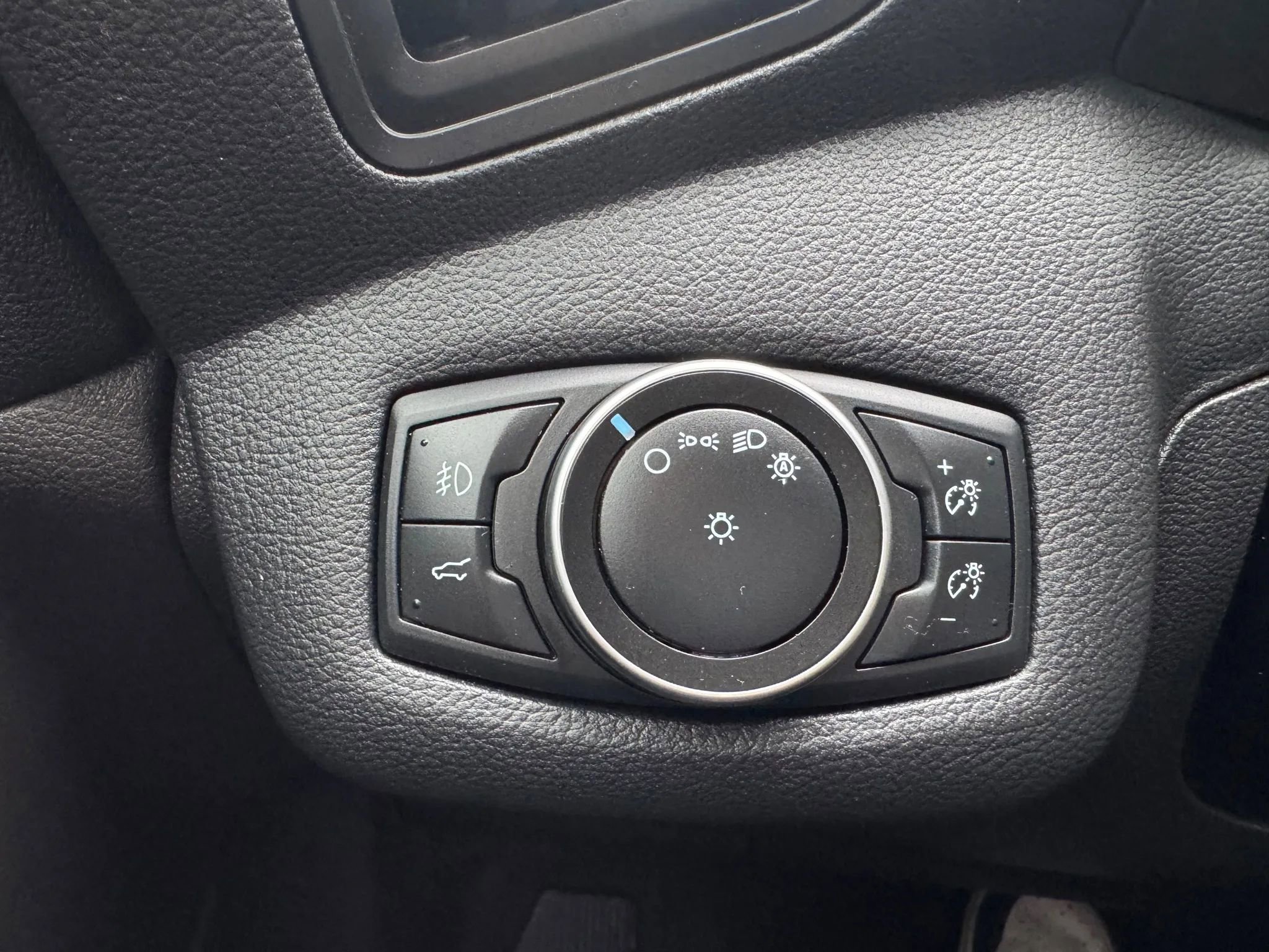 Used 2018 Ford Escape SE w/ SE Sync 3 Package image 31