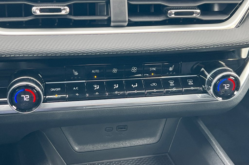 New 2026 Chevrolet Equinox LT w/ Convenience Package II image 18