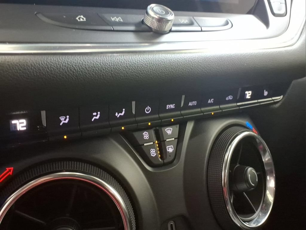 Used 2025 Chevrolet Blazer LT AWD/4WD image 11