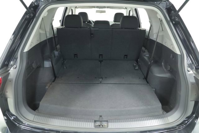 Used 2019 Volkswagen Tiguan S image 34