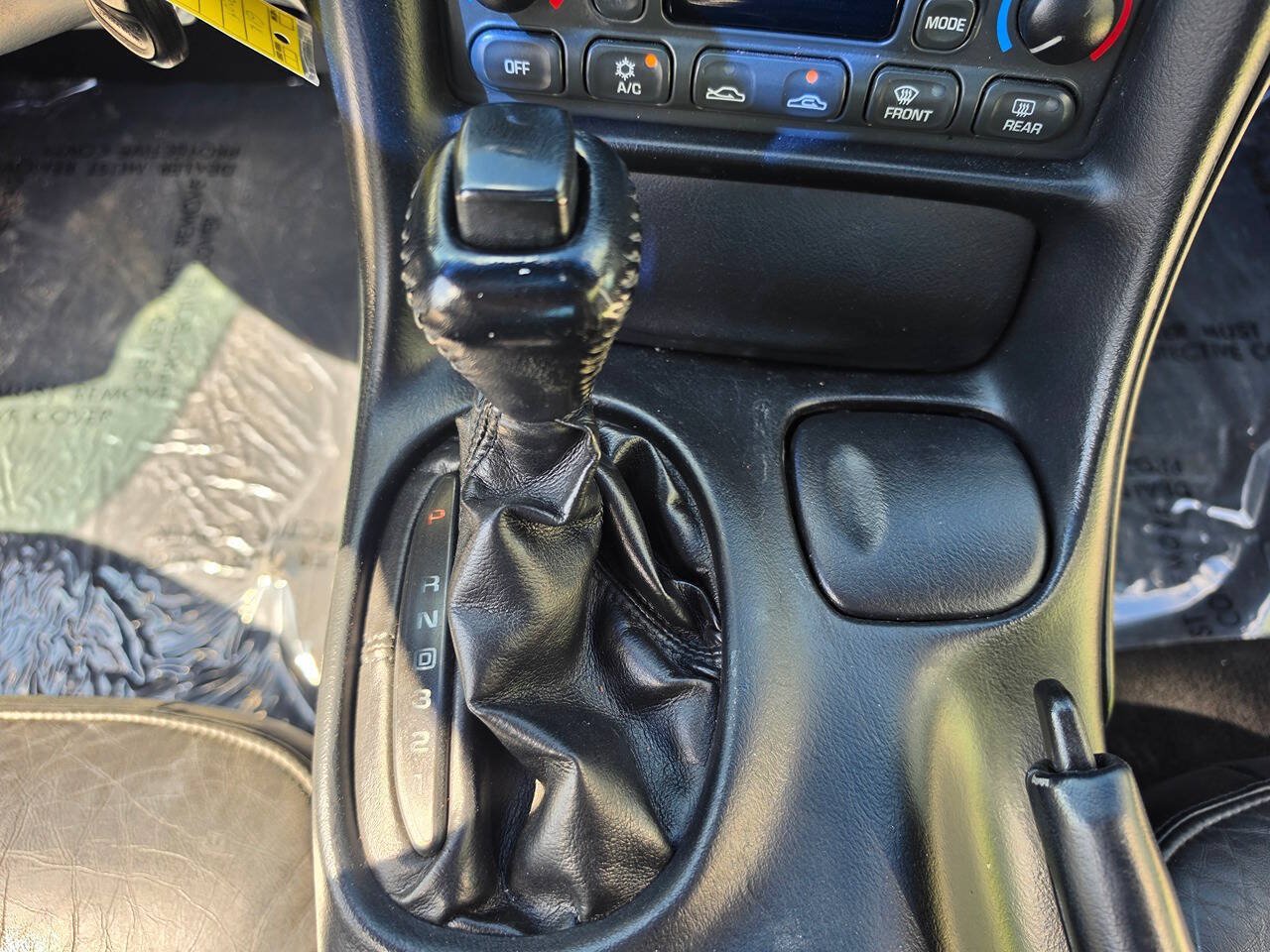 Used 2004 Chevrolet Corvette Coupe w/ Preferred Equipment Group RWD image 31