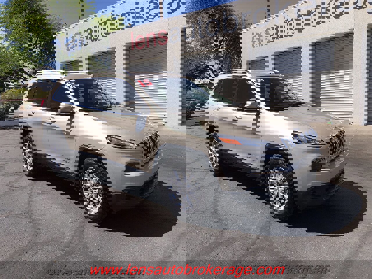 Used 2015 Jeep Cherokee Latitude w/ Comfort/Convenience Group image 2