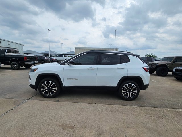 Used 2022 Jeep Compass Limited image 9