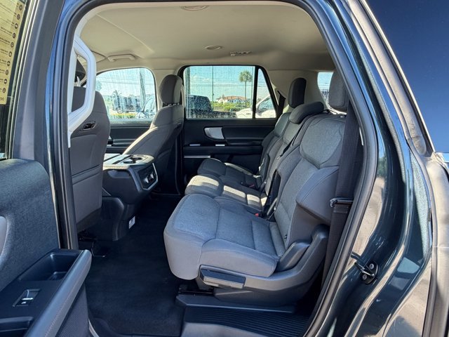 Used 2025 Ford Expedition Max Active RWD image 21