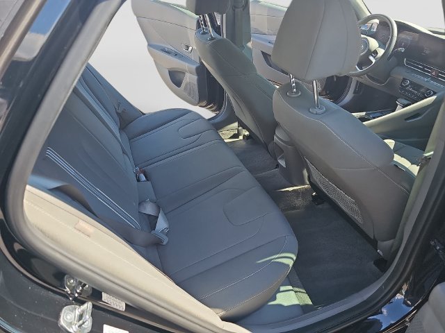 Used 2024 Hyundai Elantra SEL w/ Convenience Package FWD image 13