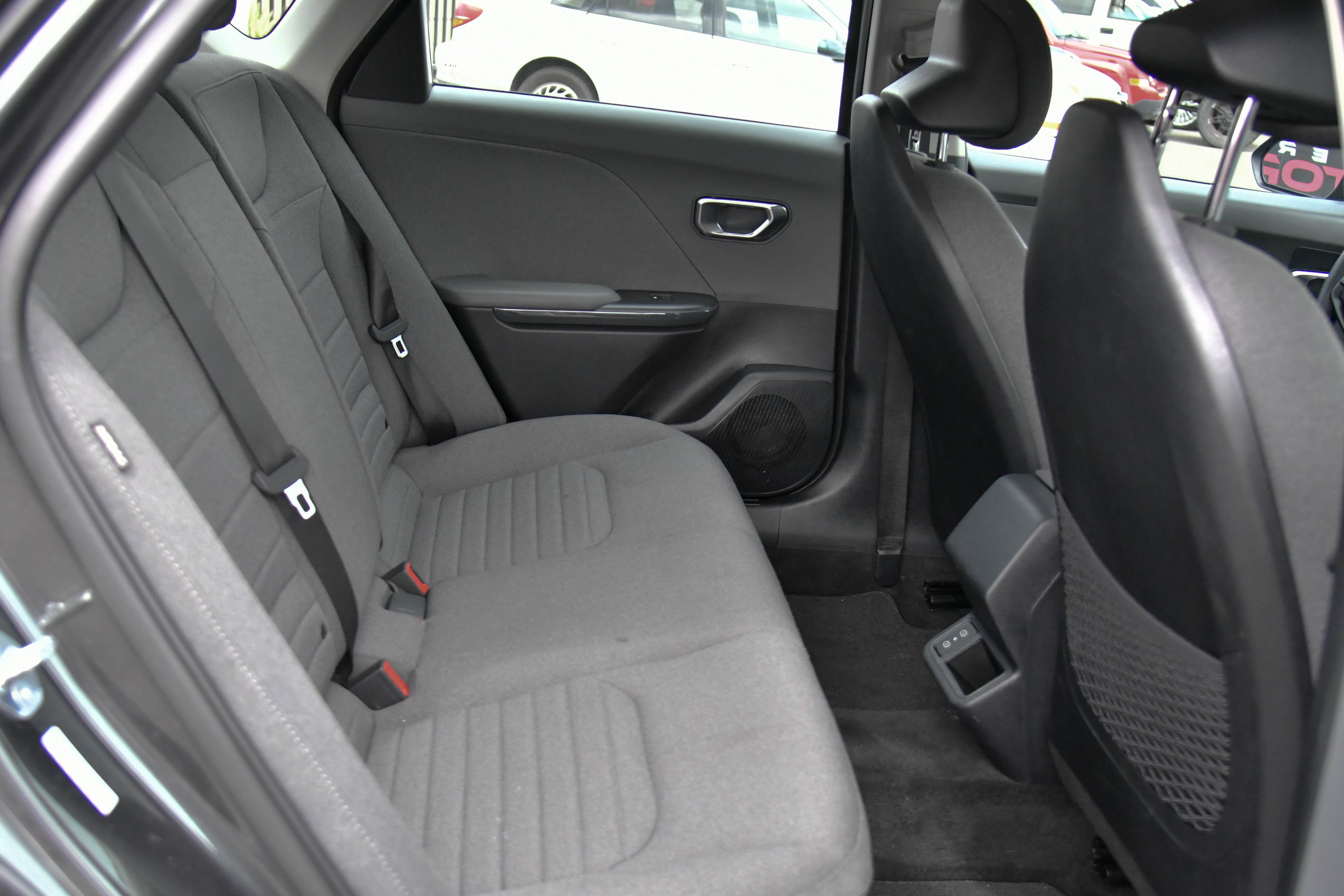 Used 2025 Kia K4 EX image 43