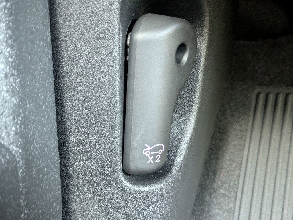 New 2026 Volvo EX30 Plus w/ Protection Package Premier image 32