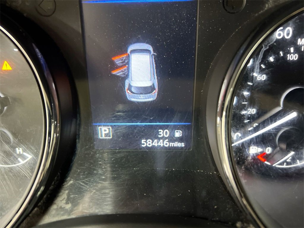 Used 2019 Nissan Rogue SL w/ Premium Package image 12
