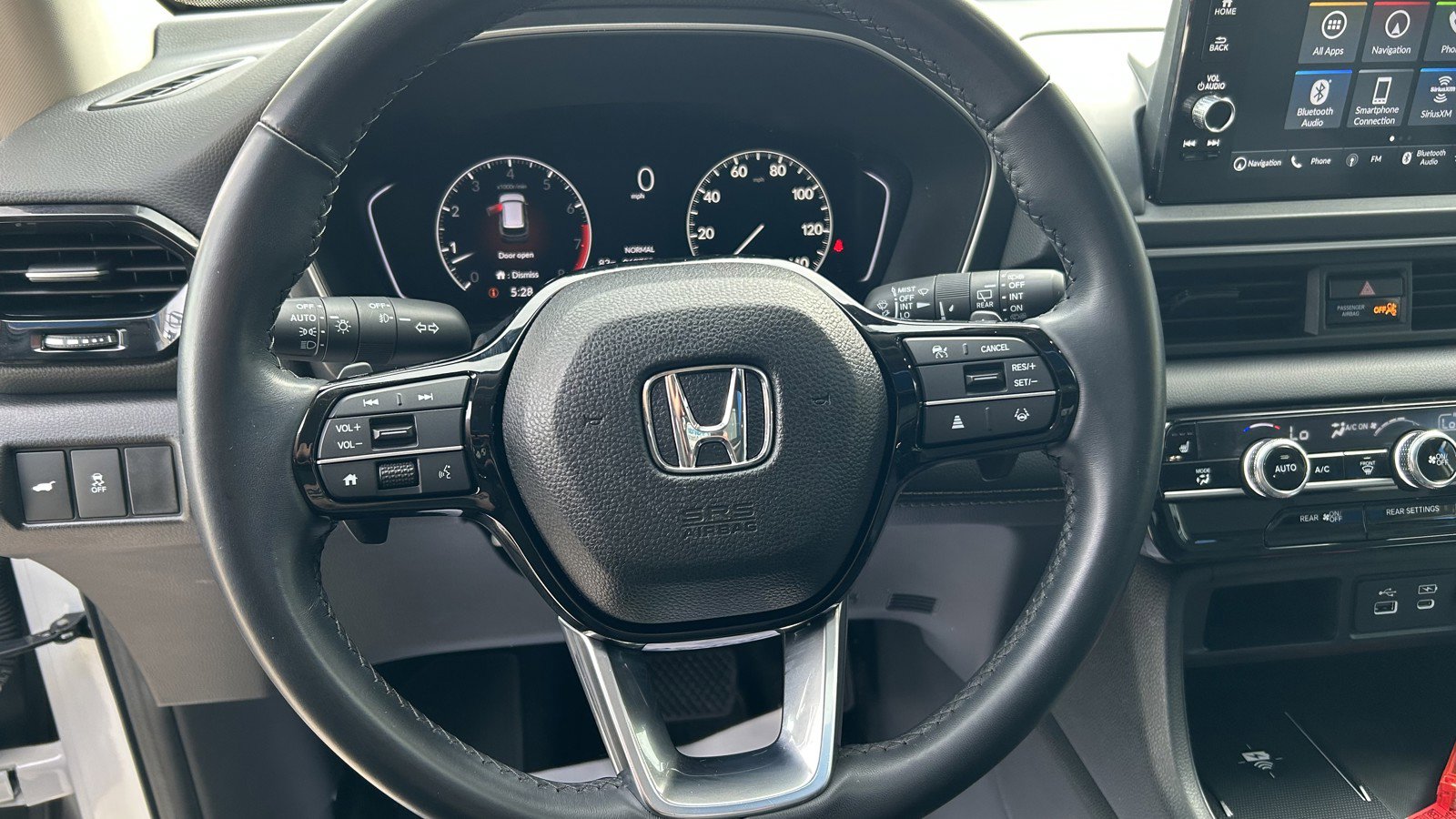 Used 2023 Honda Pilot Touring image 21