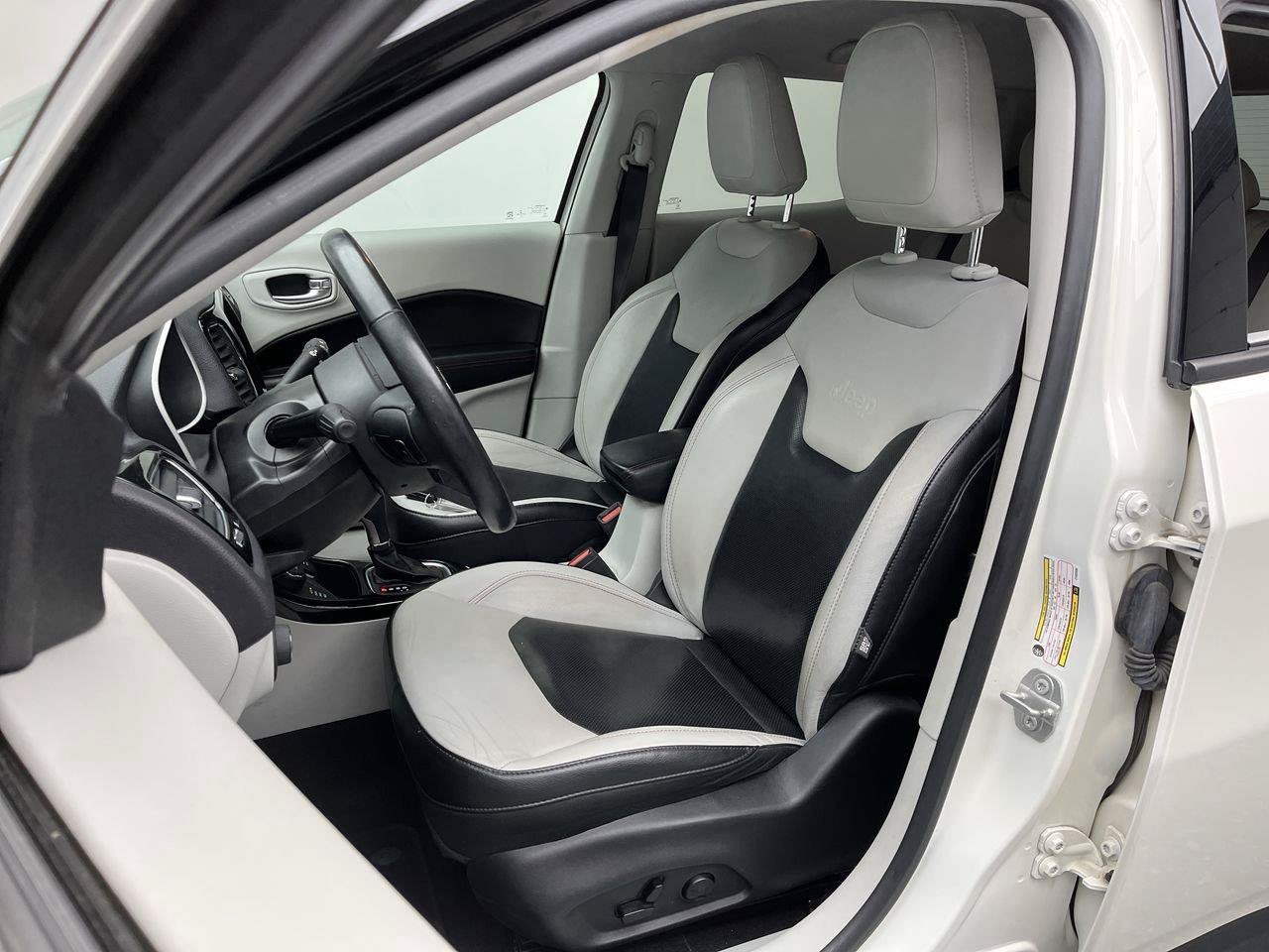 Used 2018 Jeep Compass Limited AWD/4WD image 8