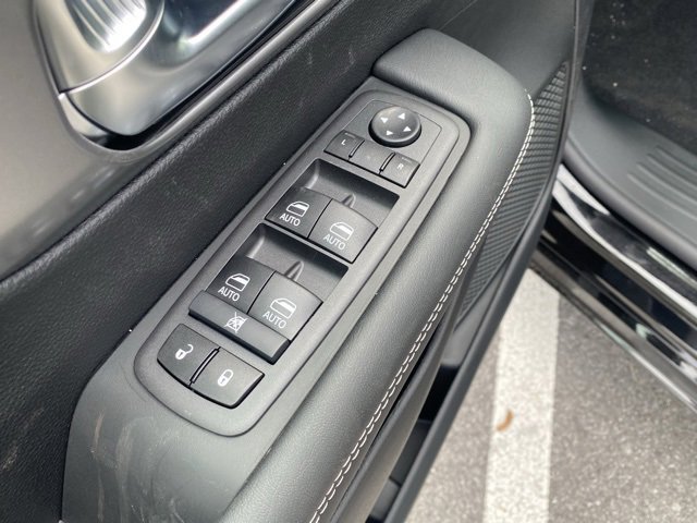 New 2026 Chrysler Pacifica Select image 12