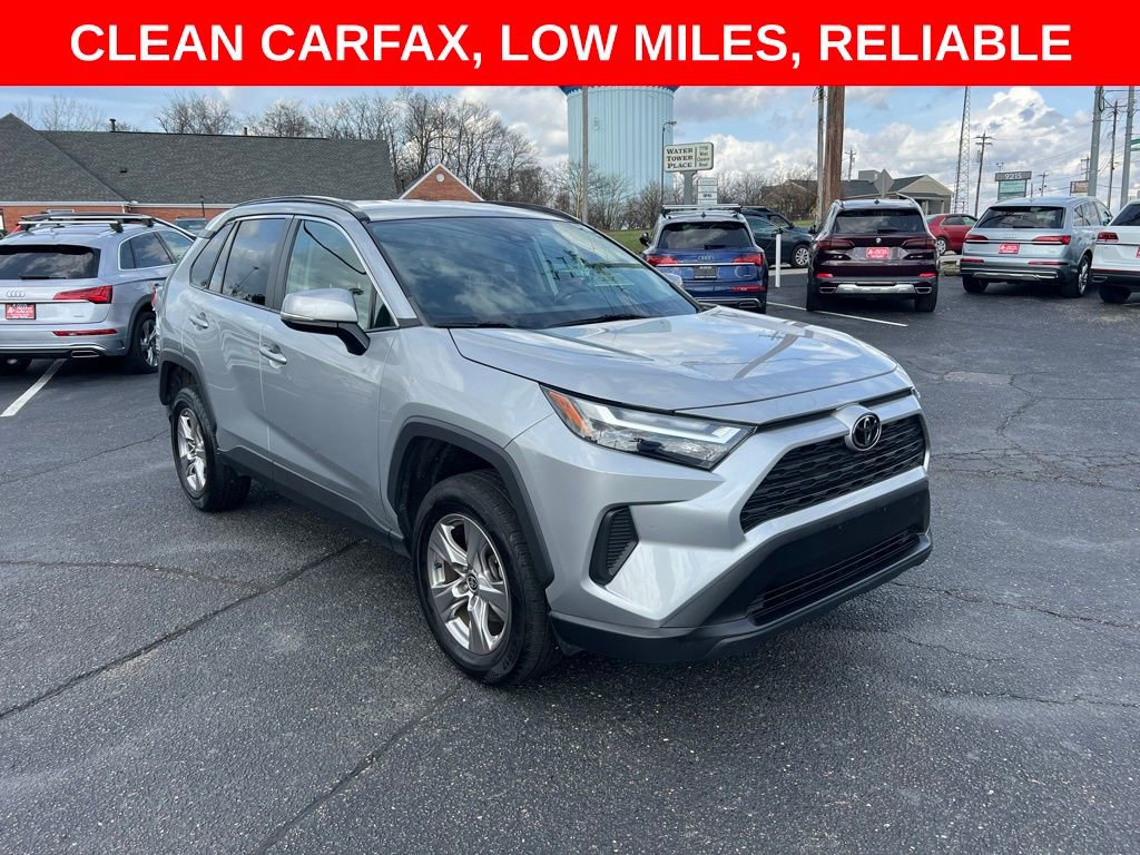 Used 2022 Toyota RAV4 XLE AWD/4WD image 4