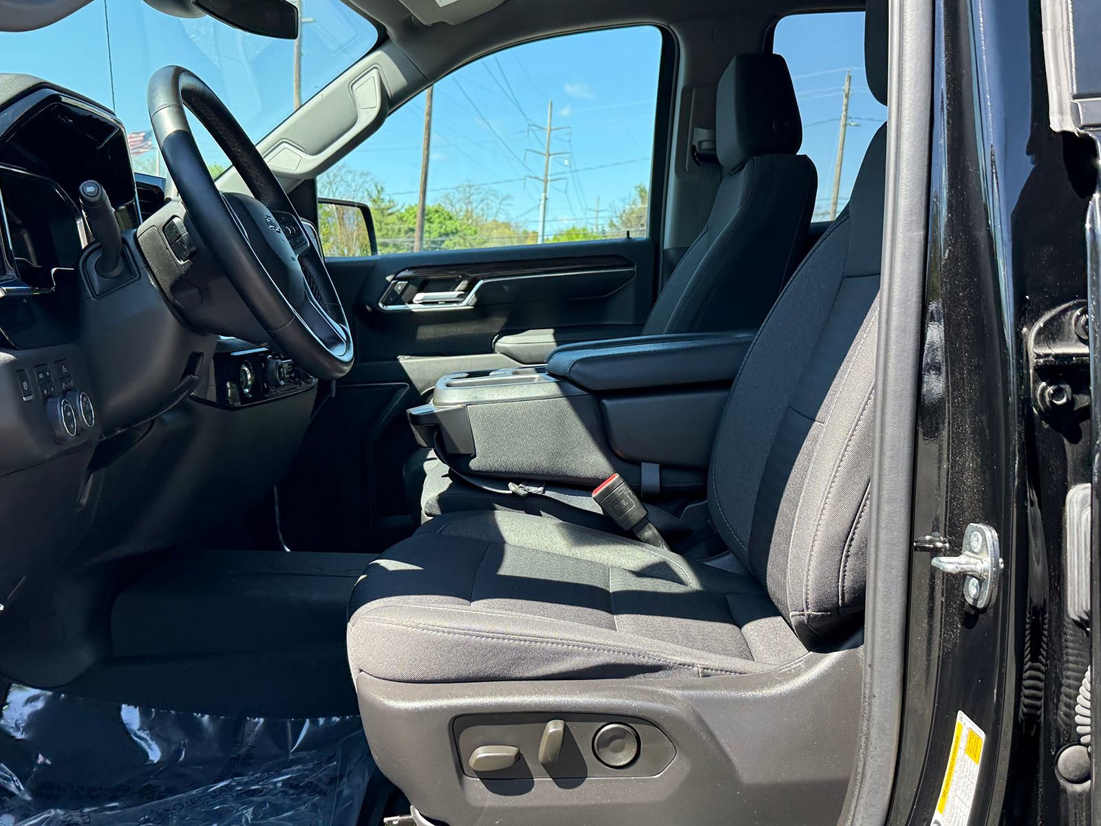 Certified 2023 Chevrolet Silverado 1500 RST AWD/4WD image 16