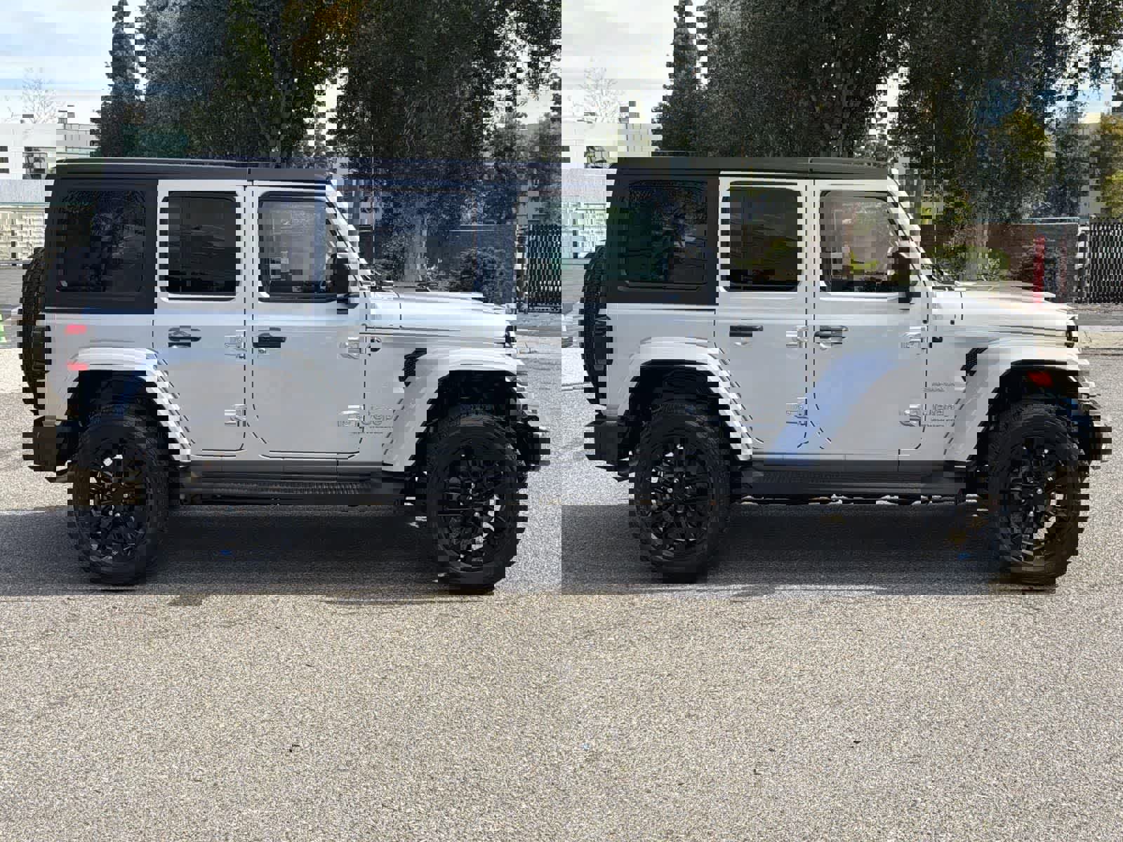 Used 2023 Jeep Wrangler Sahara w/ Cold Weather Group image 7