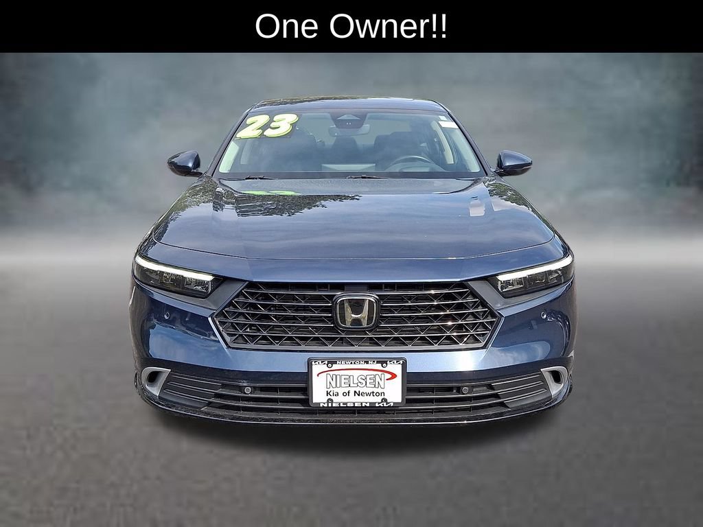 Used 2023 Honda Accord Touring image 2
