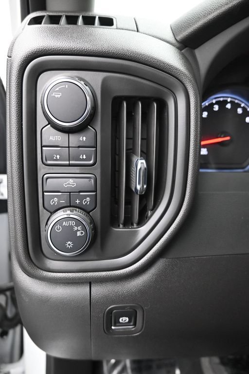 Used 2024 Chevrolet Silverado 1500 Custom Trail Boss AWD/4WD image 17