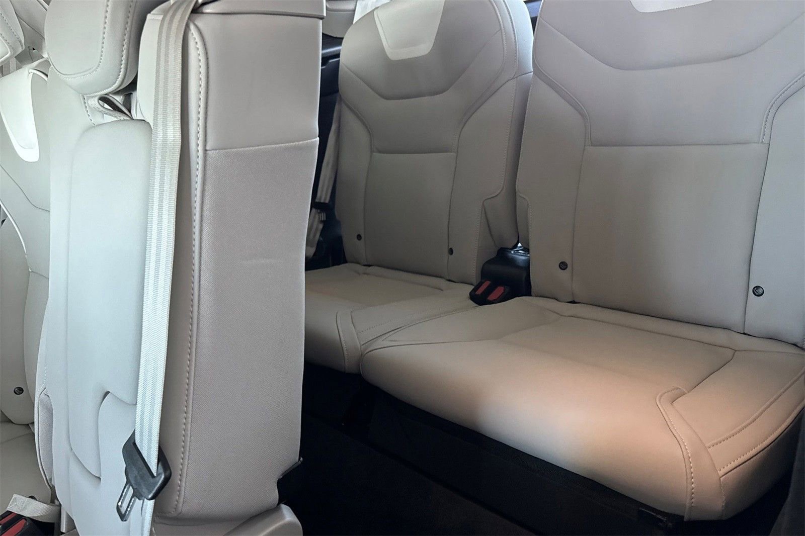 New 2025 Volvo EX90 Plus w/ Protection Package Premier image 14