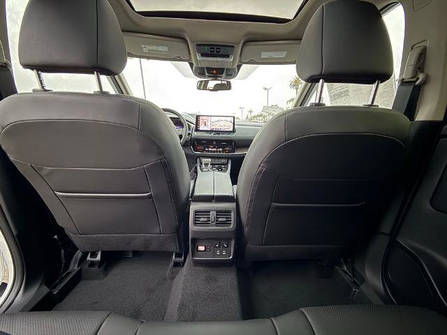 New 2026 Nissan Rogue Platinum w/ Tech Package image 13