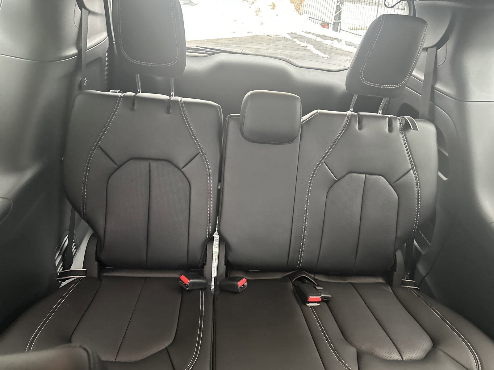 New 2025 Chrysler Pacifica Select image 18