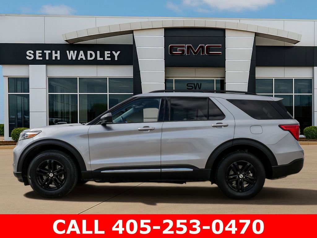 Used 2023 Ford Explorer XLT w/ Equipment Group 202A AWD/4WD image 4