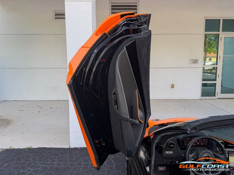 Used 2022 McLaren 720S Performance RWD image 23