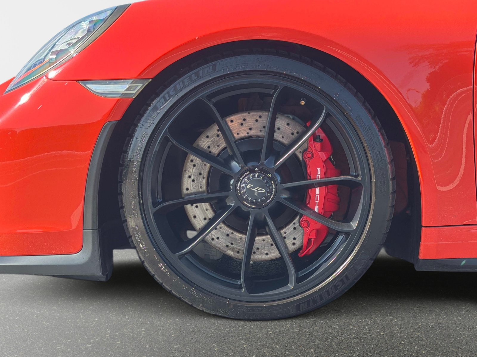 Used 2018 Porsche 911 GT3 RWD image 12