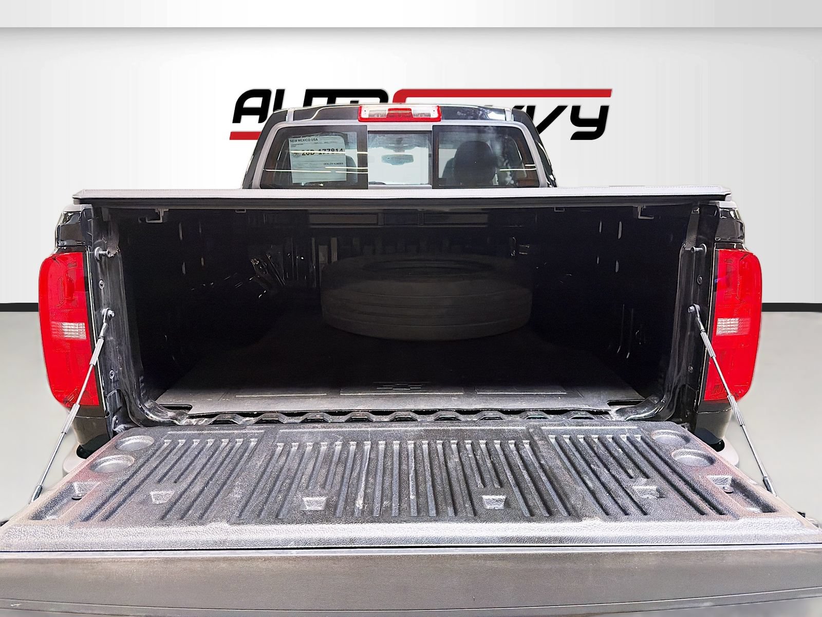 Used 2022 Chevrolet Colorado LT w/ LT Convenience Package AWD/4WD image 24