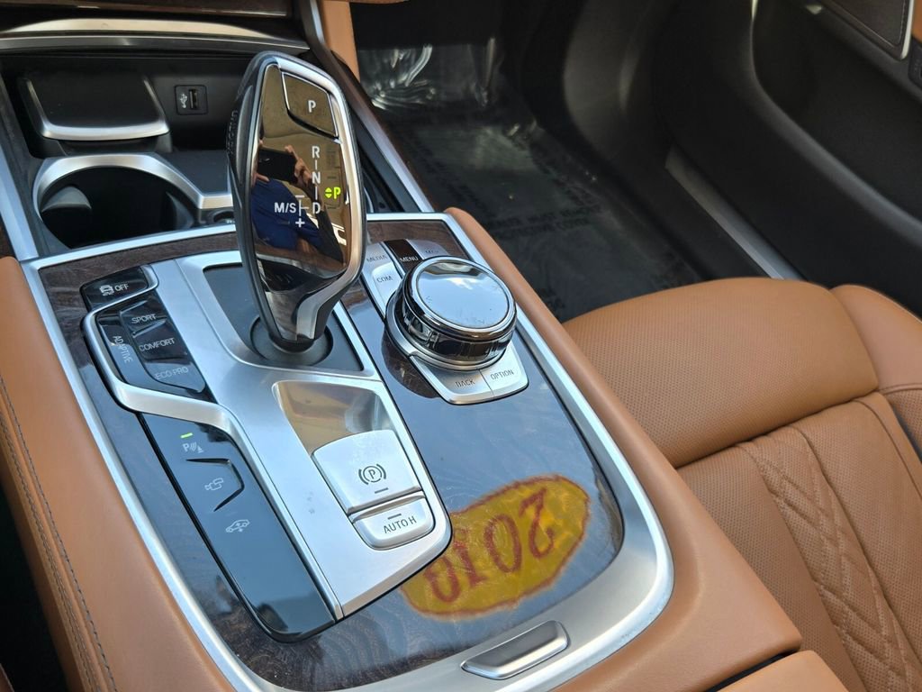 Used 2019 BMW 750i xDrive w/ Executive Package image 23