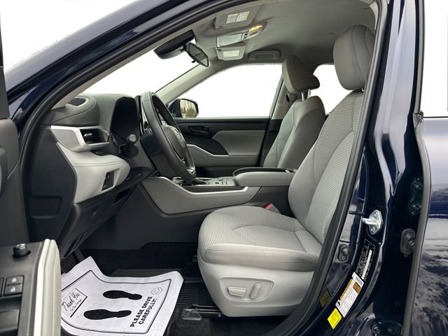 Used 2024 Toyota Highlander LE image 10