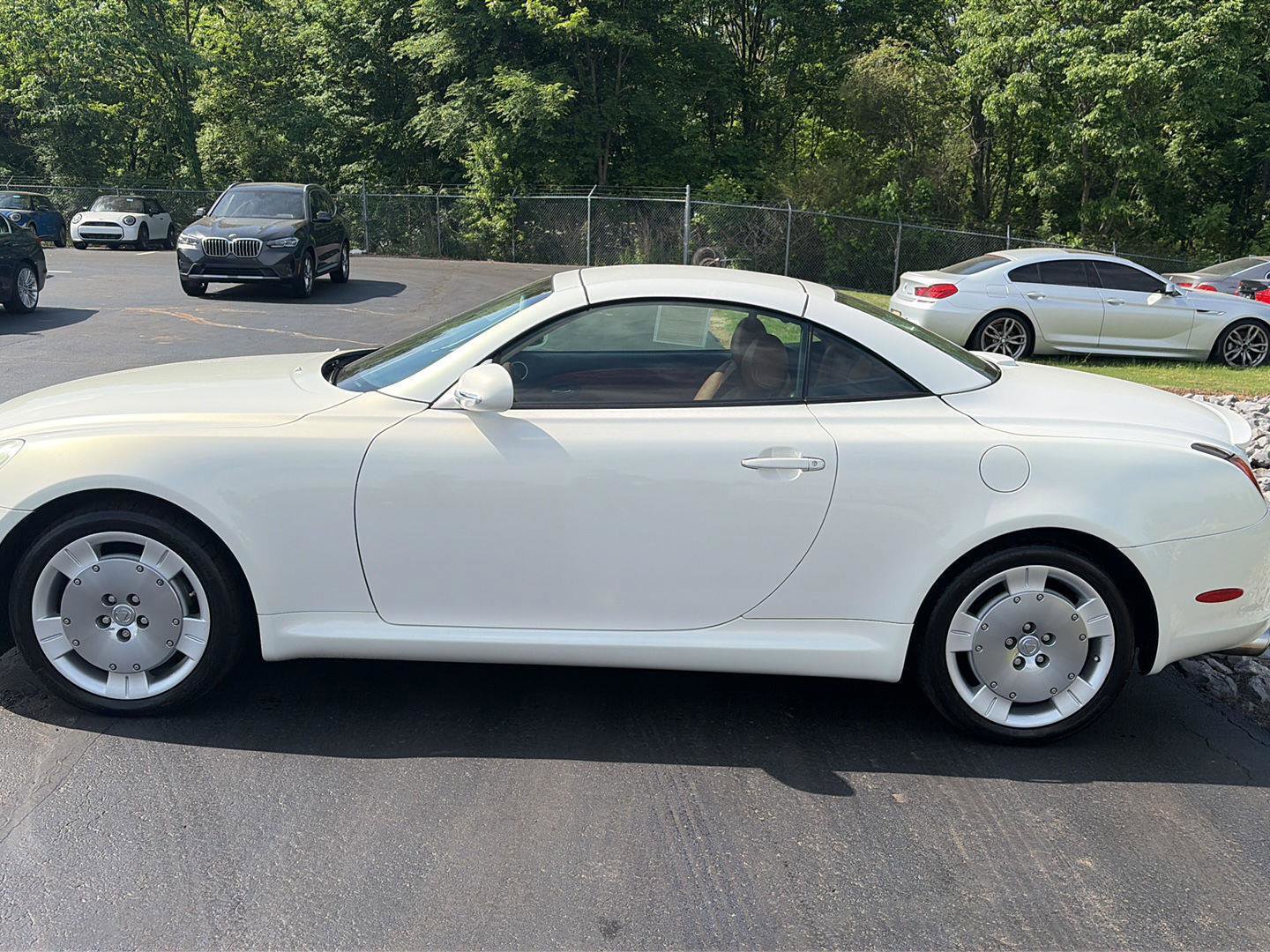 Used 2002 Lexus SC 430 Convertible image 2
