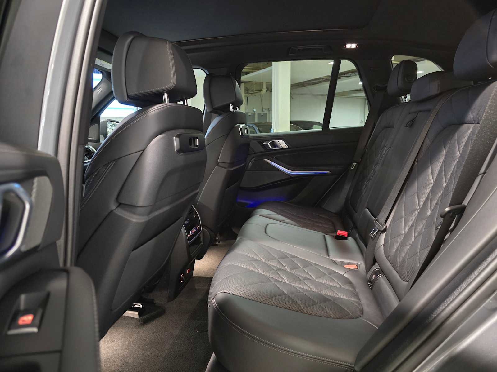 Used 2024 BMW X5 xDrive40i w/ Premium Package image 16