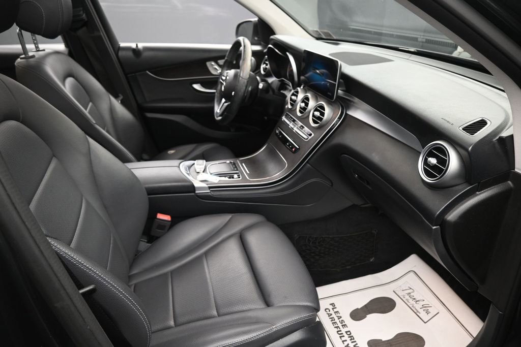 Used 2020 Mercedes-Benz GLC 300 4MATIC image 30
