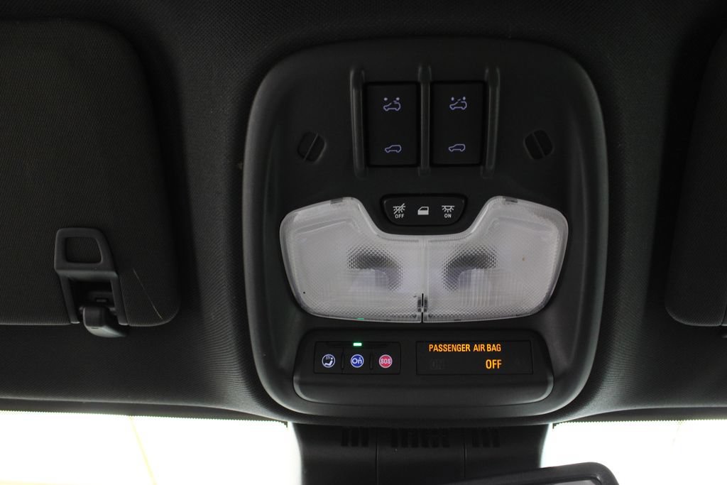 Used 2025 Chevrolet Colorado ZR2 w/ Technology Package AWD/4WD image 30
