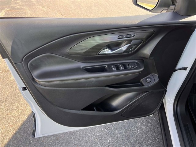 Used 2021 GMC Terrain SLT w/ Elevation Edition image 11