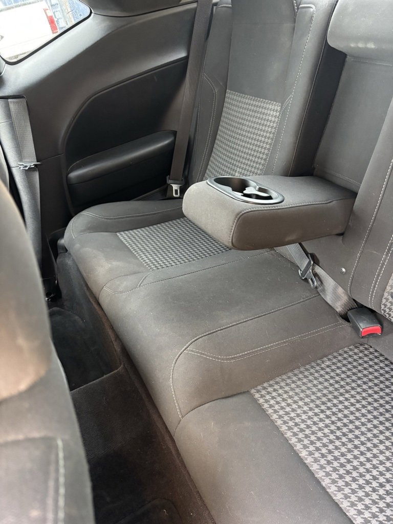 Used 2017 Dodge Challenger SXT image 10