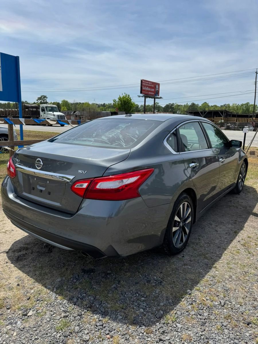 Used 2017 Nissan Altima 2.5 SV image 9