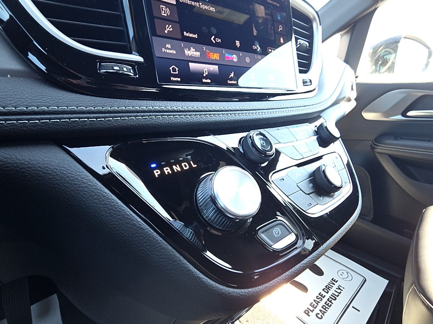 New 2026 Chrysler Pacifica Select w/ S Appearance Package FWD image 18